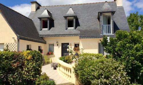 Maison de 4 chambres avec jardin clos et wifi a Tregomeur a 8 km de la plage
