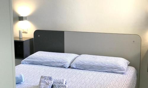 2 bedrooms house at Stintino 100 m away from the beach with enclosed garden and wifi