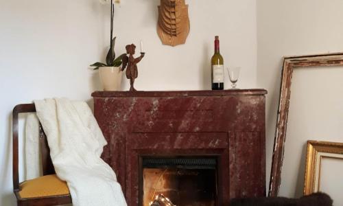 PARIS AUTHENTIC HOUSE Métro Line 14 Station Hôpital Bicêtre, RER B Gentilly