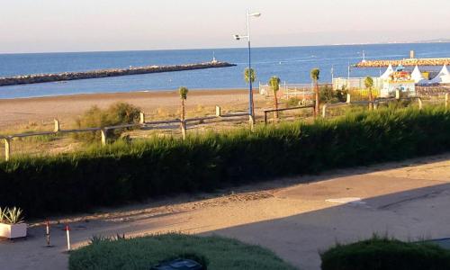 Studio a Sete a 100 m de la plage avec vue sur la mer jardin clos et wifi