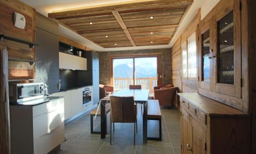 ODYSSEE B203 Vaste appartement en vieux bois sur les pistes, vue panoramique
