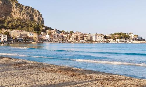 La sirena sul mare di Mondello