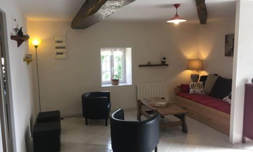 logement indépendant LE POULAILLER proche Guédelon