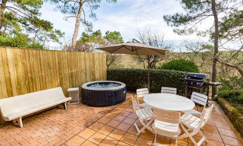 Forest flat / Terrasse-spa-bbq-10min à pieds de la plage