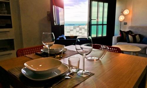 MODERN & BRIGHT flat - 2 MIN from the SEA