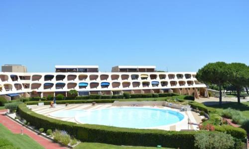 AS20085 - Studio spacieux avec piscine et parking commun