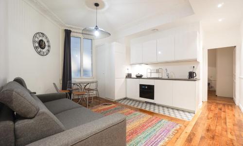 Large Flat At 2 Steps From The Eiffel Tower