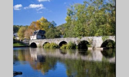 LES HORTENSIAS Spacieuse Maison en ardoise du pays FIBRE