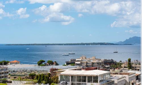 Vue mer 180° cocon à 7 min de la plage piscine AC