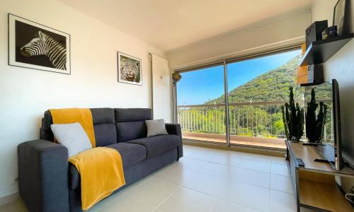 Beautiful Apartment With Private Pool And Balcony!