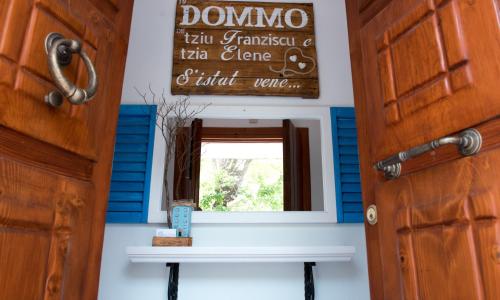 In Dommo de Tziu Franziscu e de Tzia Elene