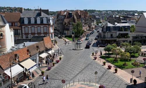Duplex au cœur de Deauville avec vue imprenable et parking privé