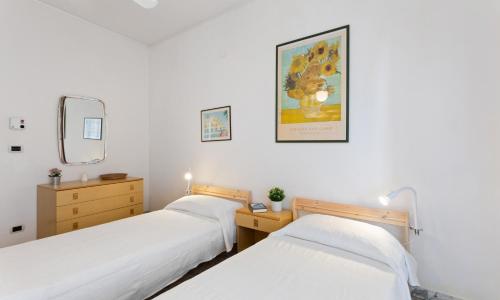 Aci Castello Seaview Apartment with Parking