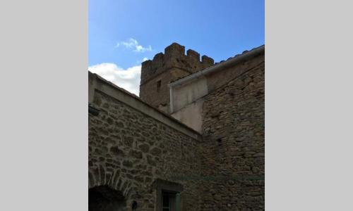 Le Petit Ormeau attenant à la Tour du Portail Neuf