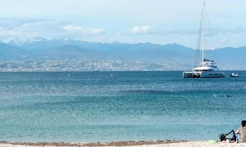 10mm a pied des plages, appartement olympe climatisé