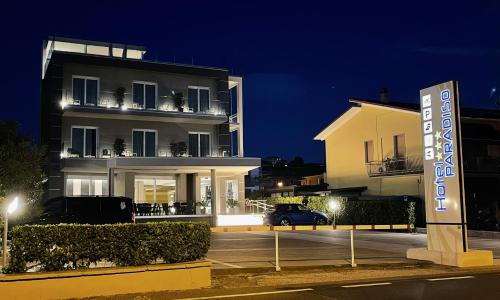 Hotel Paradiso