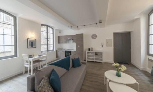 Studio Well Decorated In Avignon