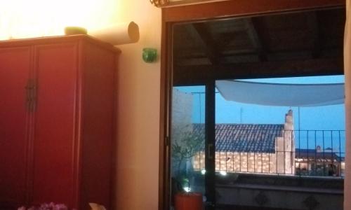 Aly Art Apartment Taormina Duomo, Gulf & Etna view