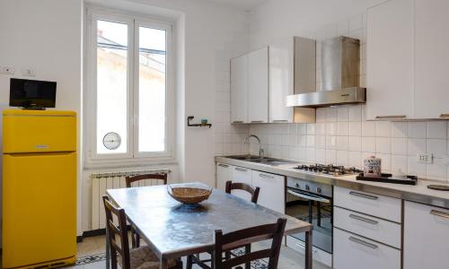 Piazza Concordia Apartment with Balcony