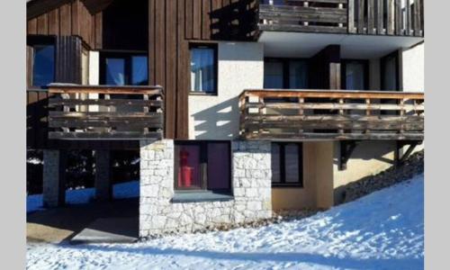 Appartement confortable face à la montagne