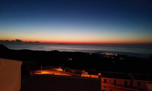 Bilocale vista mare con area cortilizia privata