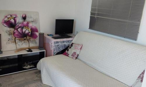 AJACCIO VUE IMPRENABLE APPT 3 P POUR 4 OU 5 PERSONNES SANGUINAIRES 300M PLAGES ET MERPERSONNES