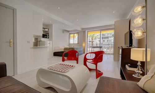 STUDIO MODERNE et LUMINEUX PROCHE CROISETTE A0B132