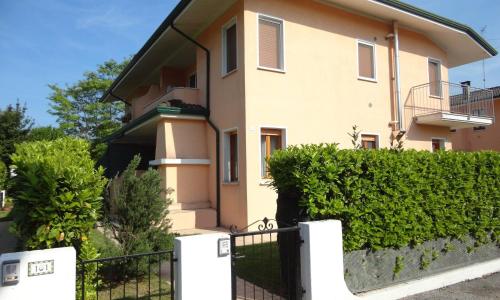 Stunning villa with private garden - Beahost