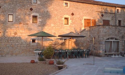 Ardèche les cigales, studio murier piscine partagée