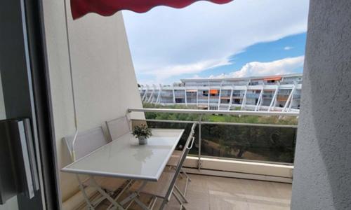 Studio cabine climatisé avec parking au Couchant