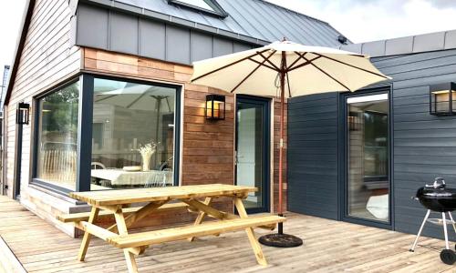 Nouveau: La cabine du bout du monde - Petit Minou - : votre pied-à-terre breton haut standing [PL01]