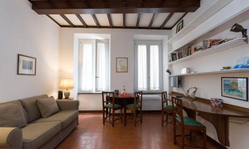 Campo de Fiori Lovely Apartment