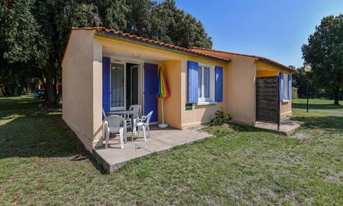 Gîte in a holiday park with pool