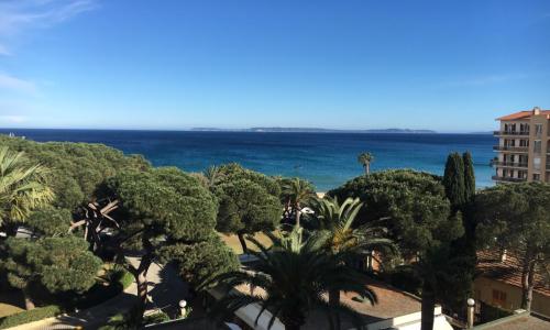 Studio avec splendide vue sur mer