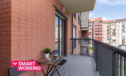 Studio con terrazzo nei pressi dell'universita'