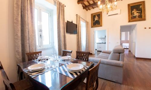 The Best Rent - Beautiful apartment with terrace near Colosseo