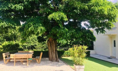 MAGNANERIE LEONY : Maison au calme avec jardin
