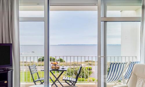 Apartment Les Trois Iles-9 by Interhome