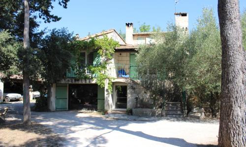 Le mas de Lucien entre Arles, Nimes, Avignon.