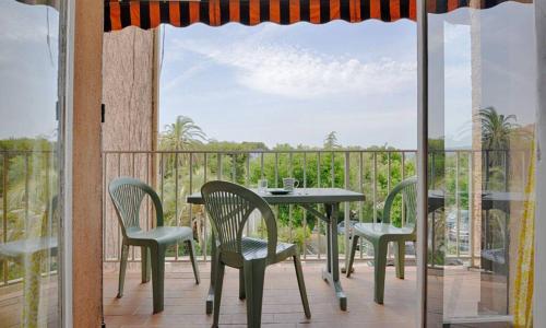 ST-CYR - Studio avec balcon, vue mer et proche plage