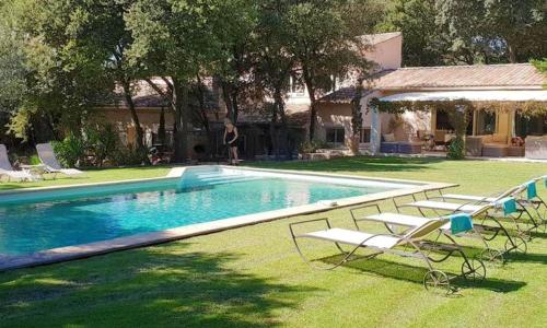 Villa de 4 chambres avec piscine privee jardin clos et wifi a Orange