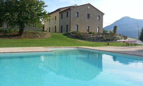 Amico Country House