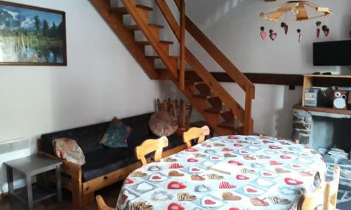 Appartement 8 pers. centre-village 69130