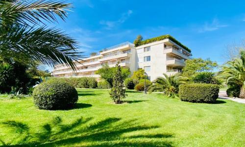 Charming Studio With Pool In Saint Tropez