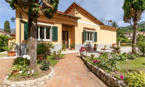 Awesome Home In Camaiore With Kitchen