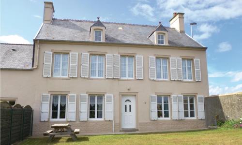 Nice Home In Saint-marcouf With Kitchen