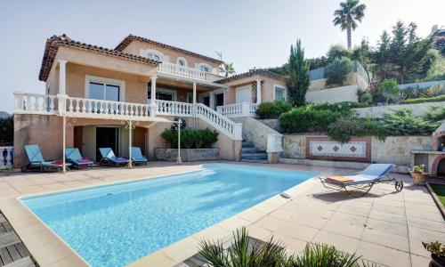 Villa de 3 chambres avec vue sur la mer piscine privee et jardin clos a Frejus a 7 km de la plage