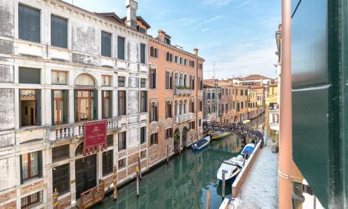Ca' Cappello Venice Apartment 1 with Canal View