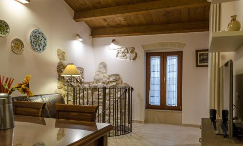 ANTICA CASA TRECENTESCA