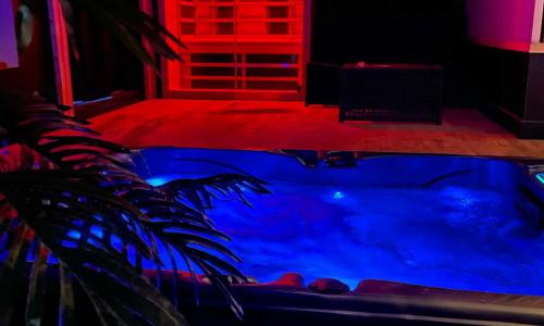 La suite Grenoble spa jacuzzi et sauna privatif